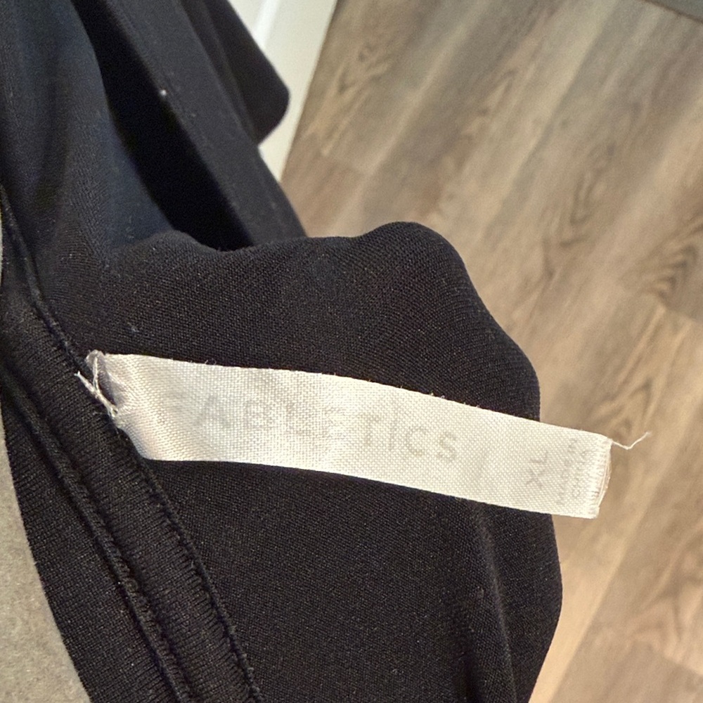 Fabletics Black Stretch Top - Picture 2 of 2
